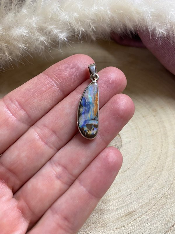 Wunderschöner Boulder Opal in 925er Silber gefasst